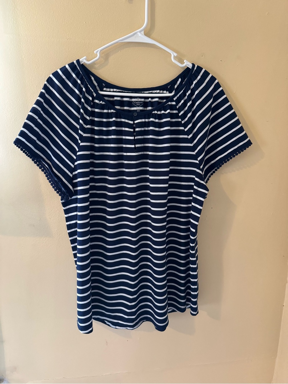 🎄5 for $20 St. John’s Bay Women’s Navy & White Striped Top 0X